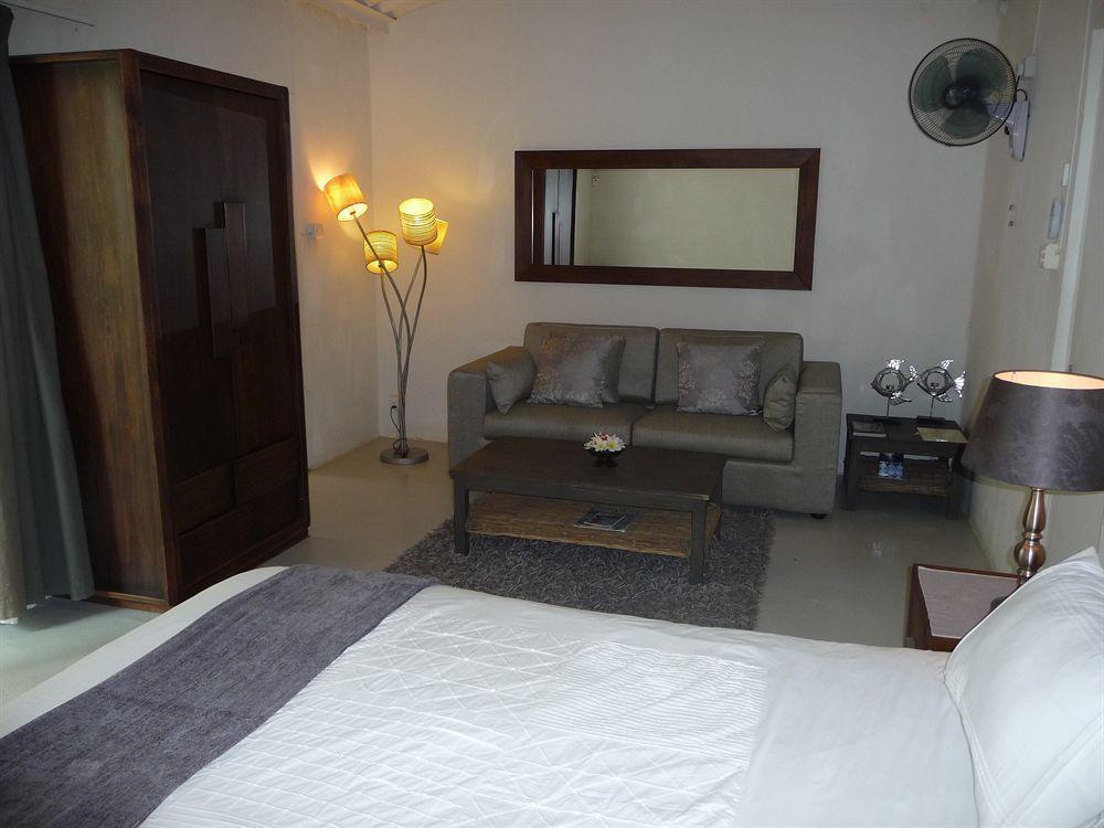 Esprit Libre Restaurant & Guest House Grand-Baie Exterior photo