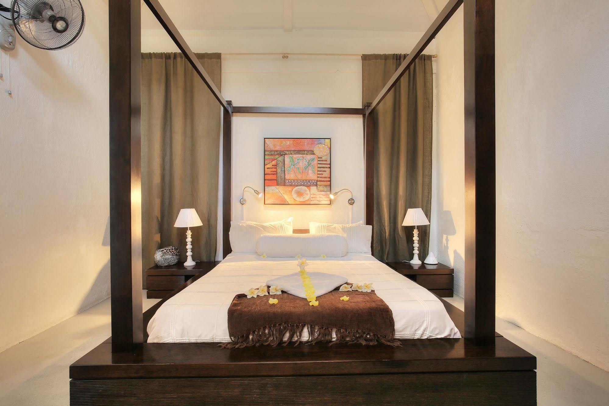 Esprit Libre Restaurant & Guest House Grand-Baie Exterior photo