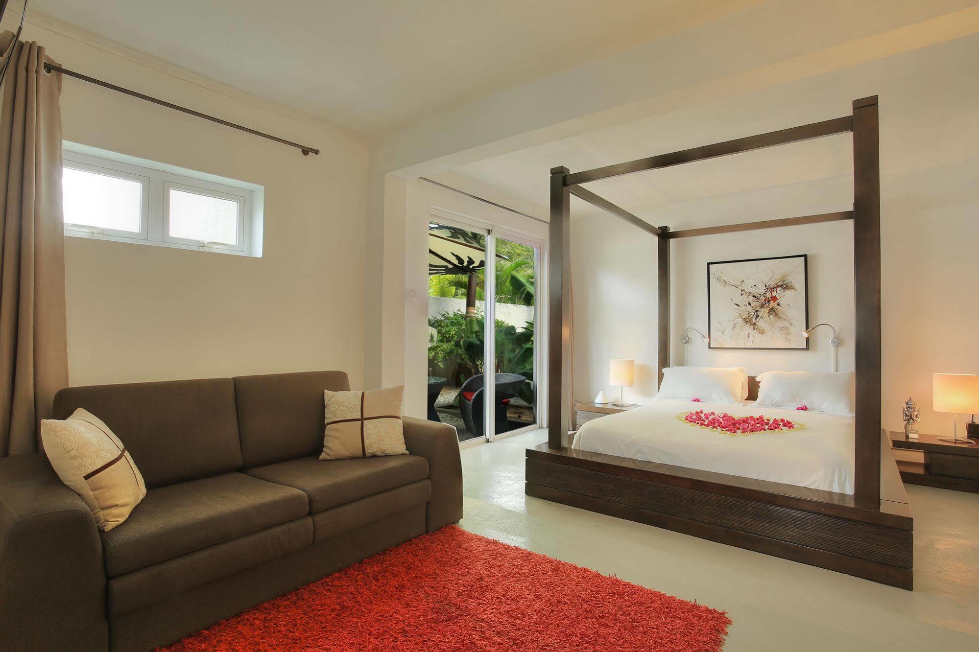 Esprit Libre Restaurant & Guest House Grand-Baie Exterior photo